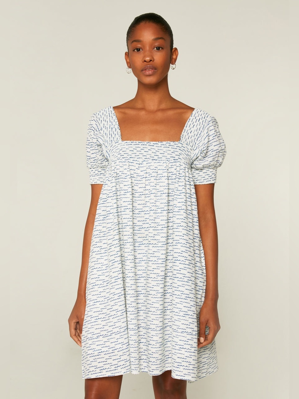 WAVE PRINT SHORT‐SLEEVED MINI BABY DOLL SMOCK DRESS BY COMPANIA FANTASTICA